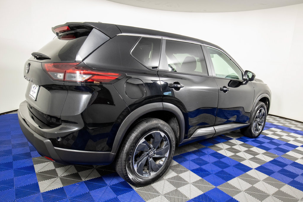 Used 2025 Nissan Rogue SV FWD image 6