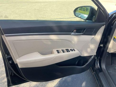 Used 2017 Hyundai Elantra Value Edition w/ Cargo Package FWD image 20