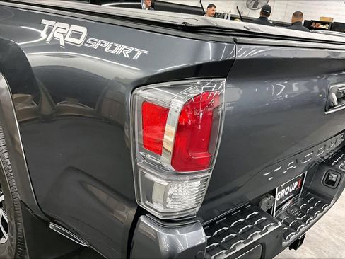 Used 2022 Toyota Tacoma TRD Sport w/ Technology Package image 28