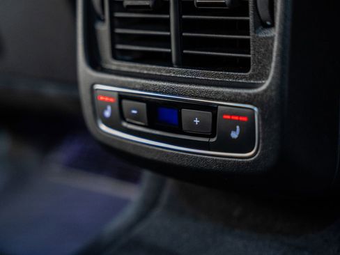 Used 2022 Audi RS e-tron GT w/ Carbon Performance Package image 37