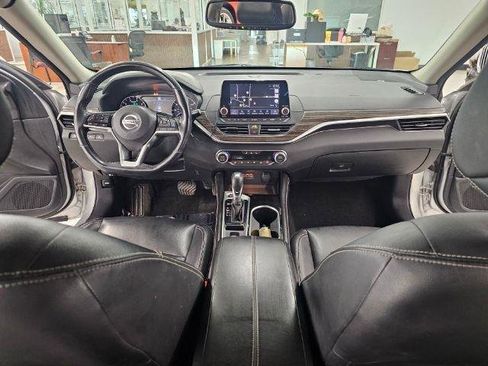 Used 2020 Nissan Altima 2.5 SL FWD image 9