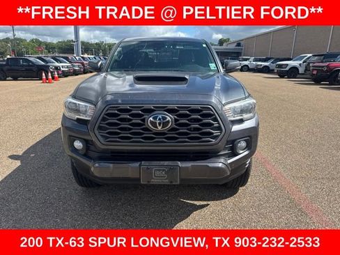 Used 2020 Toyota Tacoma TRD Sport AWD/4WD image 2