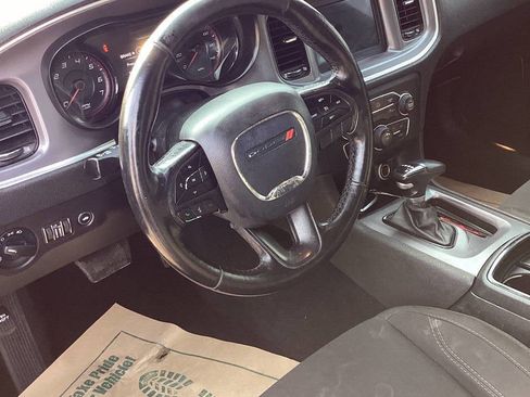 Used 2019 Dodge Charger SXT w/ Blacktop Package image 15