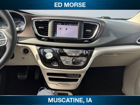 Used 2023 Chrysler Voyager LX FWD image 15