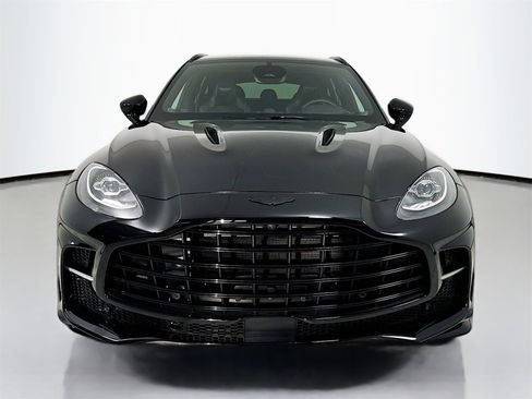 Used 2025 Aston Martin DBX 707 image 2