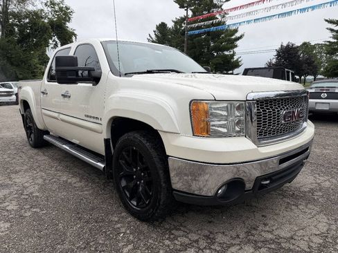 Used 2009 GMC Sierra 1500 SLT w/ White Diamond Edition AWD/4WD image 3