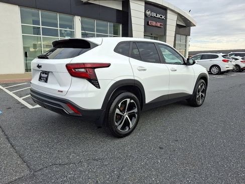 Used 2025 Chevrolet Trax RS w/ Sunroof Package image 6