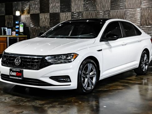 Used 2020 Volkswagen Jetta R-Line w/ R-Line Cold Weather Package FWD image 9