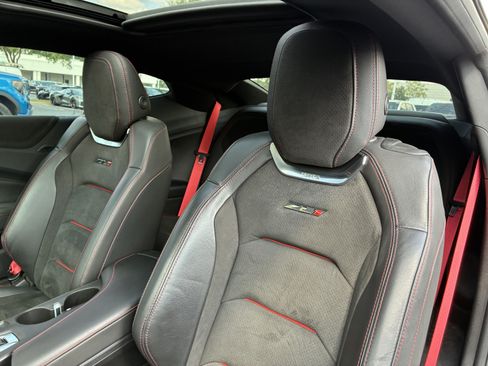 Used 2018 Chevrolet Camaro ZL1 RWD image 16