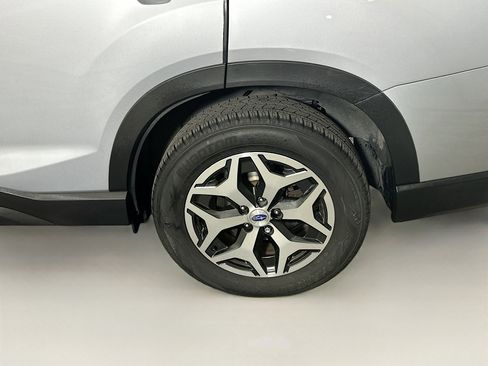 Used 2020 Subaru Forester Premium AWD/4WD image 11