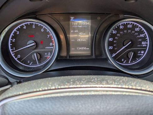 Used 2020 Toyota Camry SE FWD image 11