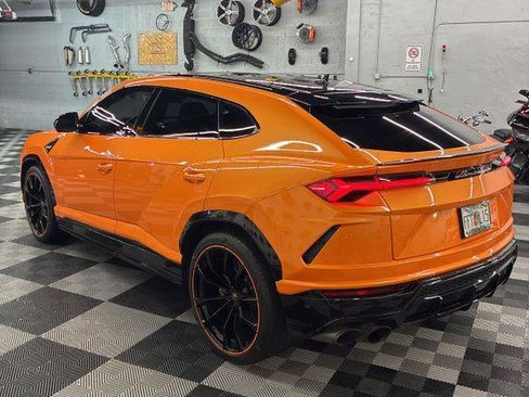 Used 2021 Lamborghini Urus AWD/4WD image 6
