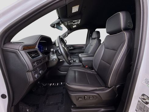 Used 2023 Chevrolet Suburban Premier image 22