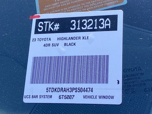 Used 2023 Toyota Highlander XLE image 32