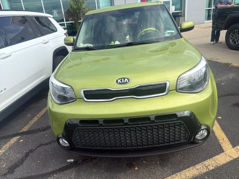 Used 2016 Kia Soul + FWD image 6