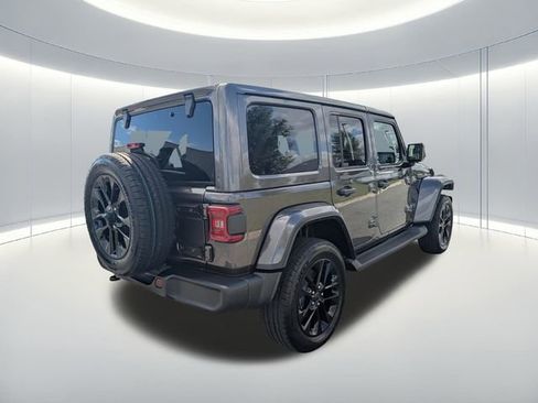 Used 2025 Jeep Wrangler Unlimited Sahara image 5