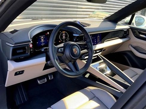 New 2025 Porsche Macan 4S Electric image 4