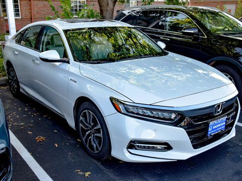 Used 2019 Honda Accord Touring image 15