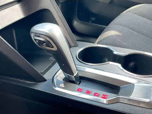 Used 2015 GMC Terrain SLE AWD/4WD image 16