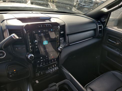 Used 2024 RAM 3500 Limited image 21