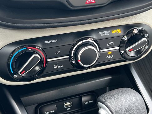 Used 2023 Kia Soul LX image 20