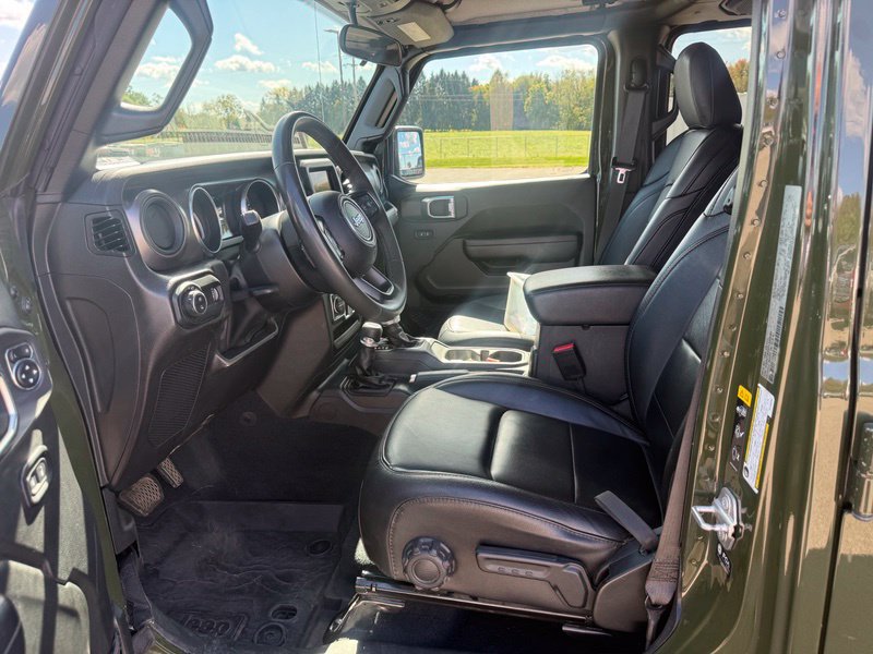 Used 2023 Jeep Gladiator Sport AWD/4WD image 3