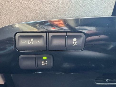 Used 2016 Toyota Prius Three Touring image 15