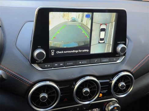 Used 2024 Nissan Sentra SR w/ SR Premium Package image 17