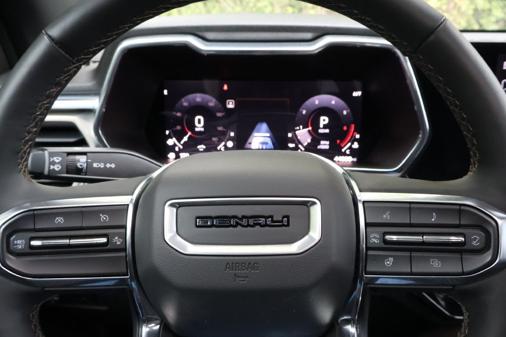 Certified 2025 GMC Canyon Denali AWD/4WD image 32
