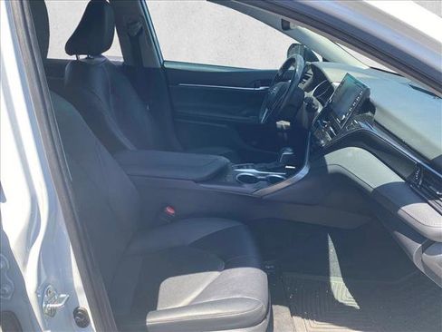 Used 2021 Toyota Camry XLE FWD image 27