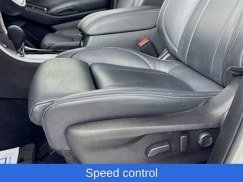 Used 2022 Subaru Ascent Limited w/ Technology Package image 27