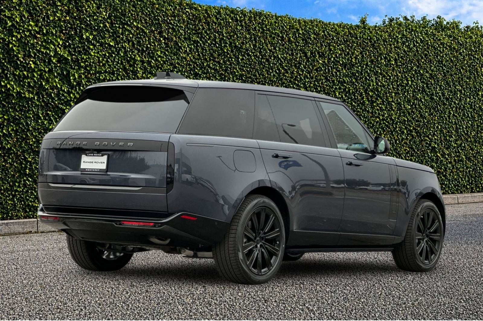 New 2026 Land Rover Range Rover Long Wheelbase SE AWD/4WD image 6