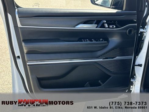 Used 2024 Jeep Grand Wagoneer Series II Obsidian w/ Quick Order Packagew 28T AWD/4WD image 9