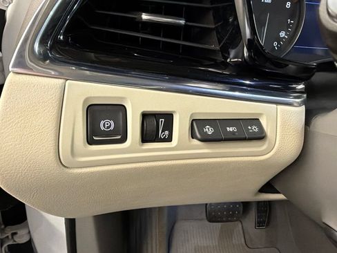 Used 2020 Cadillac XT6 Premium Luxury AWD/4WD image 19