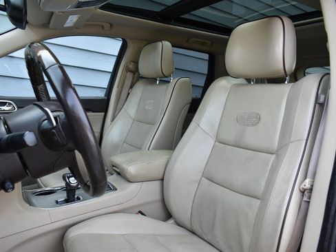 Used 2014 Jeep Grand Cherokee Overland w/ Advanced Technology Group image 24