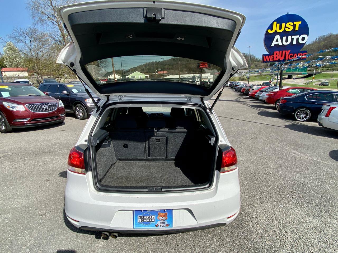 Used 2013 Volkswagen Golf 4-Door FWD image 13