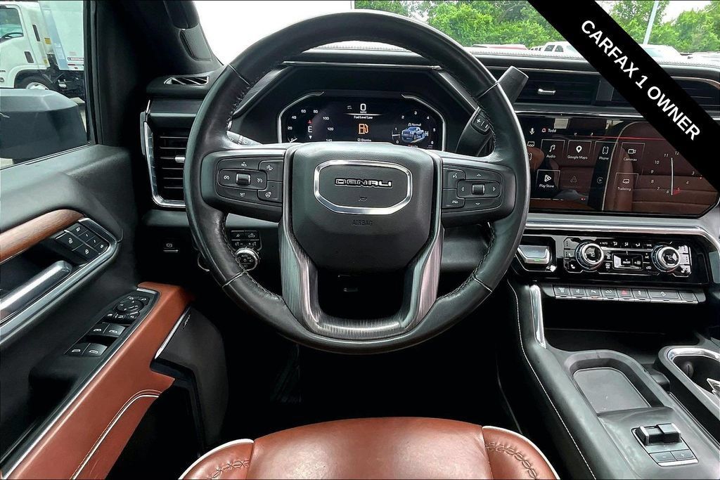 Used 2025 GMC Sierra 3500 Denali Ultimate AWD/4WD image 11
