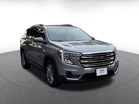 Used 2024 GMC Terrain SLT AWD/4WD image 3