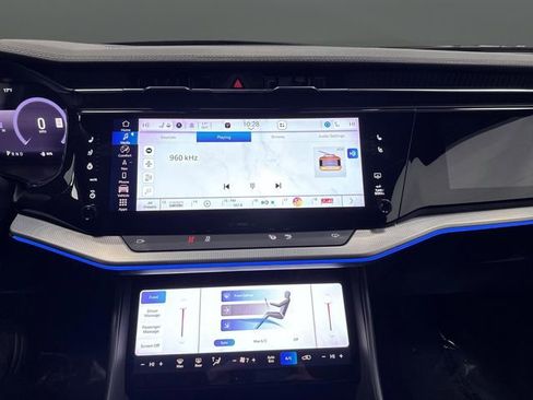 Used 2024 Jeep Wagoneer Launch Edition image 9