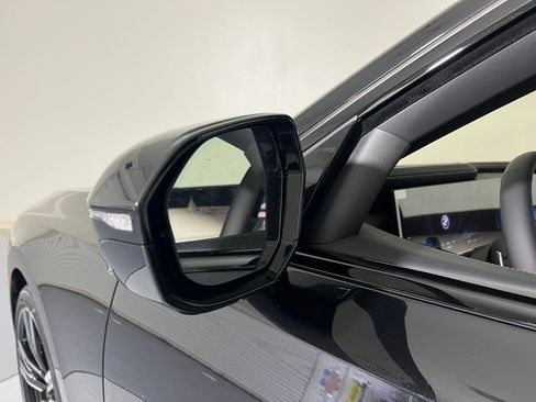 New 2026 BMW 760i xDrive image 21