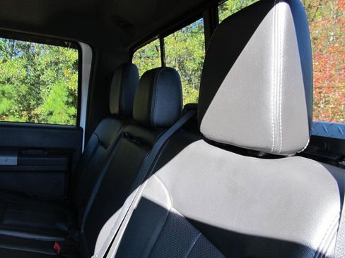 Used 2015 Ford F350 Lariat image 37