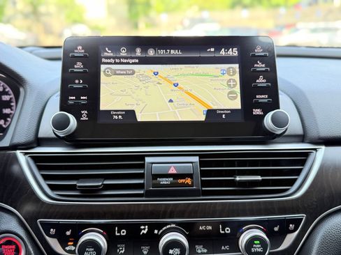 Used 2022 Honda Accord Touring image 9