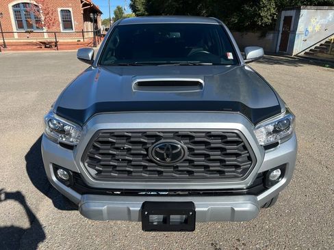 Used 2022 Toyota Tacoma 4x4 Double Cab image 2