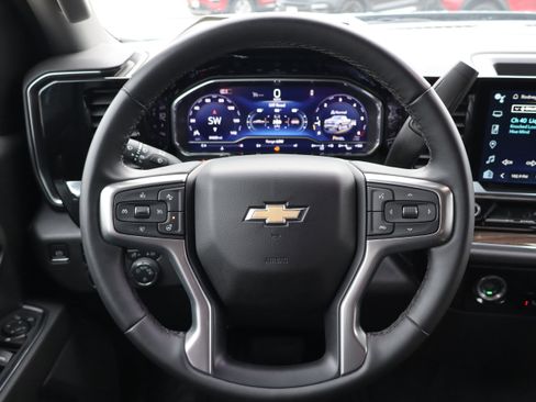 Used 2024 Chevrolet Silverado 1500 LT image 14
