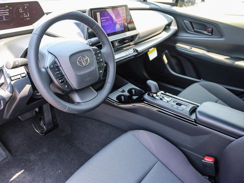 New 2026 Toyota Prius LE FWD image 33