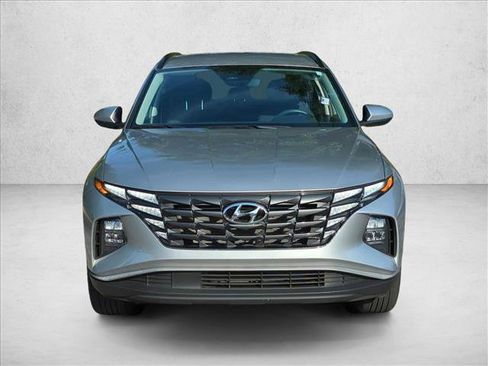 Used 2024 Hyundai Tucson SEL FWD image 2