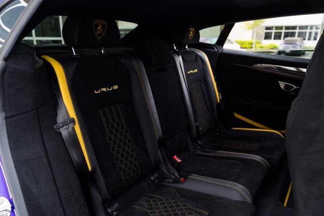 Used 2024 Lamborghini Urus Performante AWD/4WD image 24