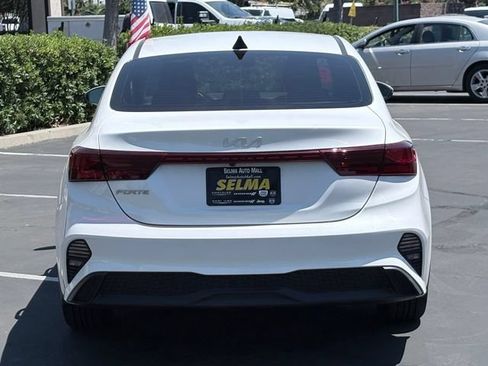 Used 2023 Kia Forte LXS w/ LXS Technology Package FWD image 6