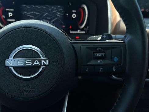 Used 2024 Nissan Rogue Platinum FWD image 30