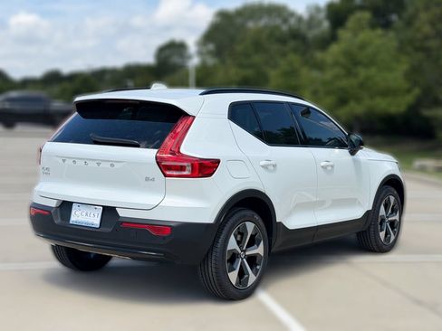 New 2026 Volvo XC40 B4 Plus w/ Protection Package Premier FWD image 6